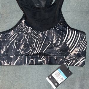 Nike Swoosh Sports Bra – NWT